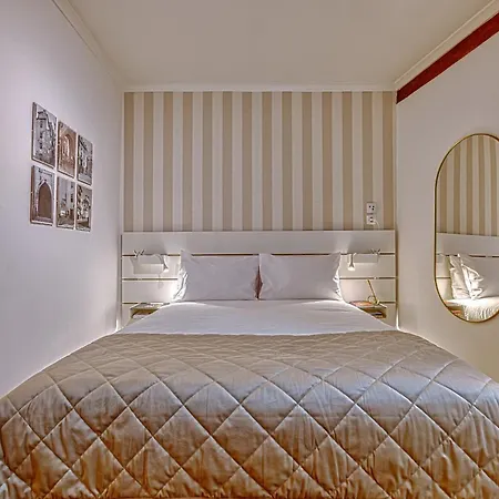 Porta Da Muralha De 1375