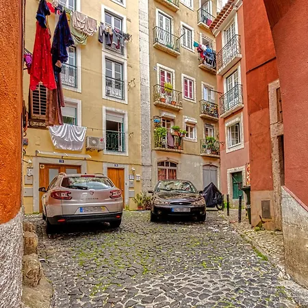 Porta Da Muralha De 1375 * Lissabon