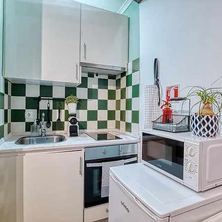 Porta Da Muralha De 1375 *