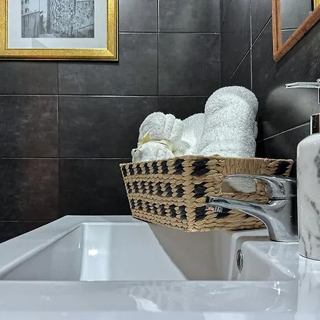 דירה Porta Da Muralha De 1375 *